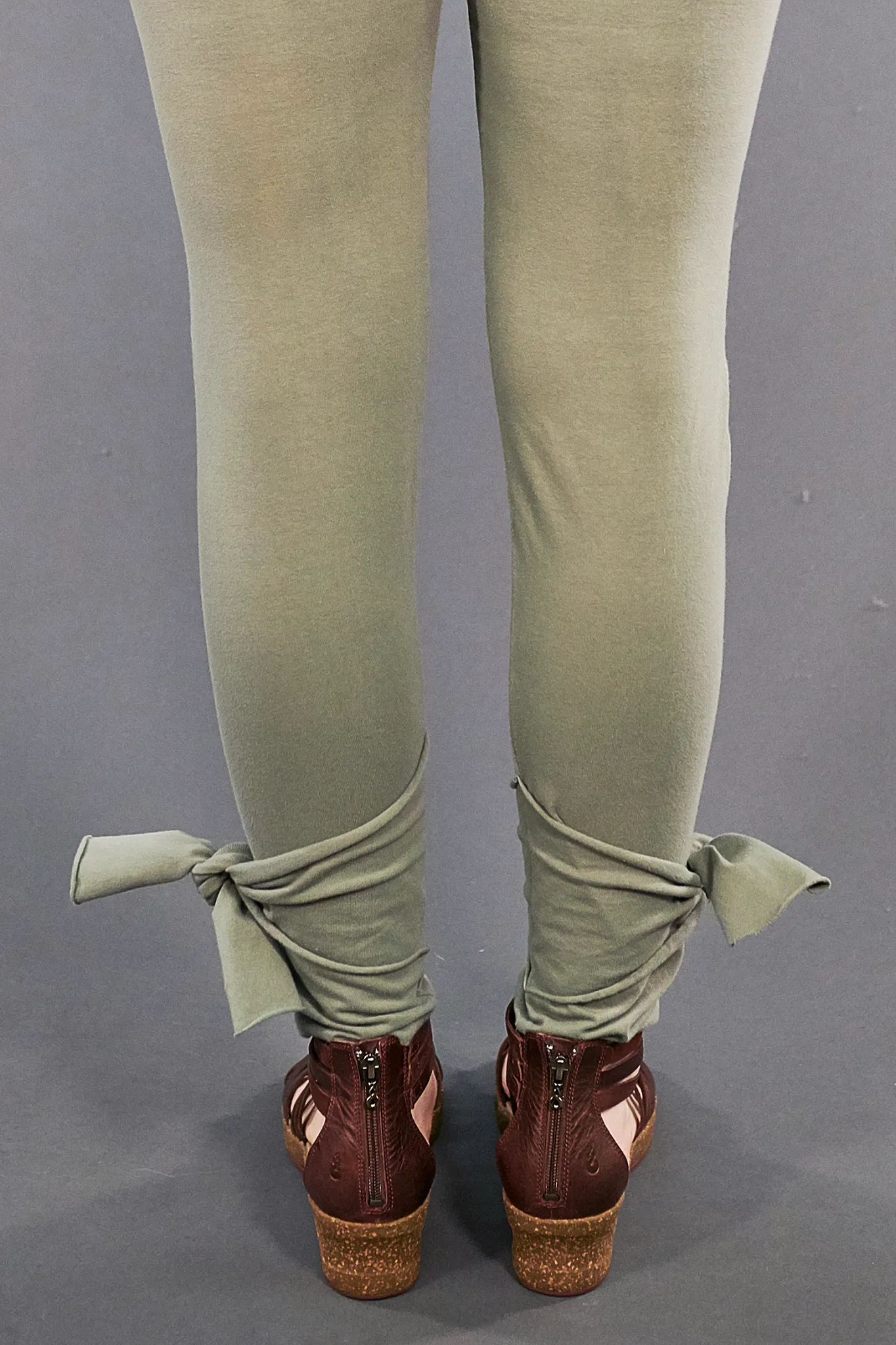 3185 Side Wrap Legging-Lichen-U