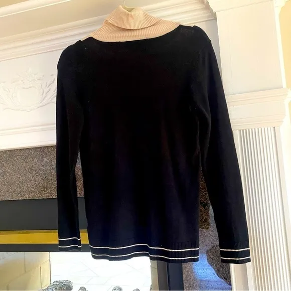 525 Turtleneck sweater