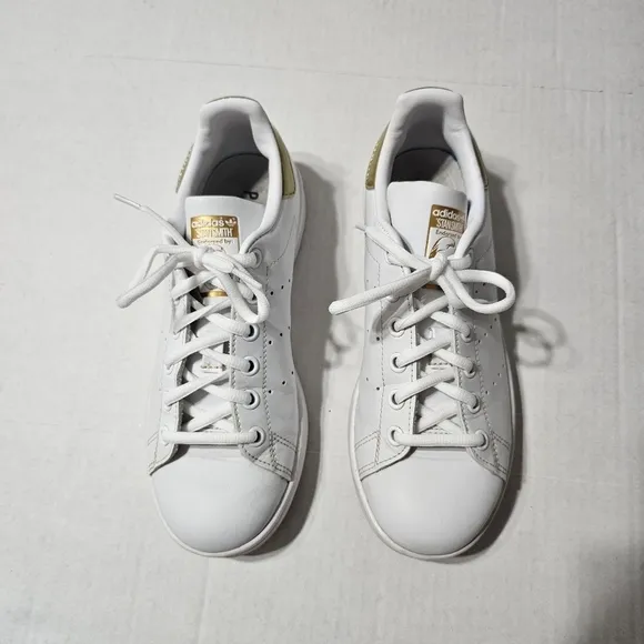 ADIDAS Originals Stan Smith Sneakers in White/Metallic Gold Size 5