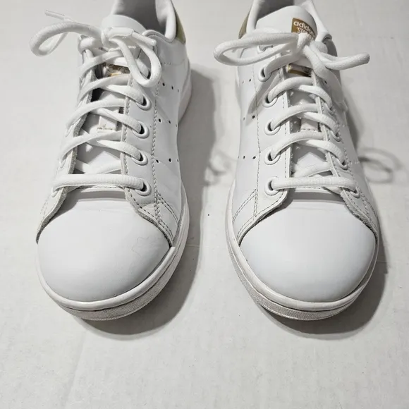 ADIDAS Originals Stan Smith Sneakers in White/Metallic Gold Size 5