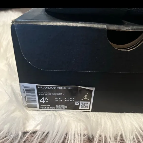 Air Jordan 1 Mid SE ''Wear Away Chicago'' grade school