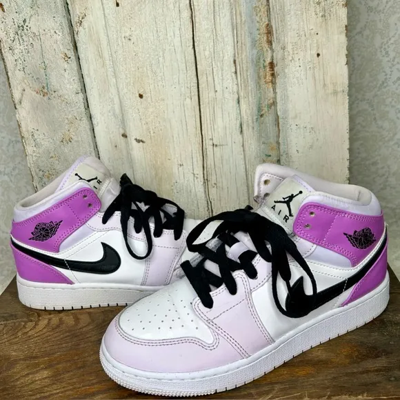 Air Jordan 1 Mid Youth Barely Grape/White Retro Sneakers Unisex Youth Size 5 💟