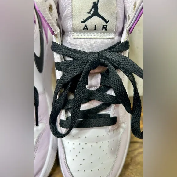 Air Jordan 1 Mid Youth Barely Grape/White Retro Sneakers Unisex Youth Size 5 💟