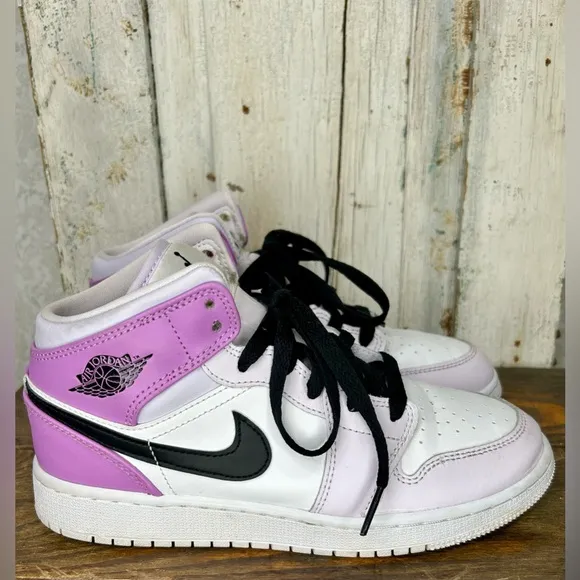Air Jordan 1 Mid Youth Barely Grape/White Retro Sneakers Unisex Youth Size 5 💟