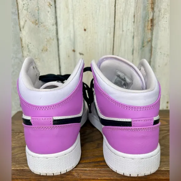 Air Jordan 1 Mid Youth Barely Grape/White Retro Sneakers Unisex Youth Size 5 💟