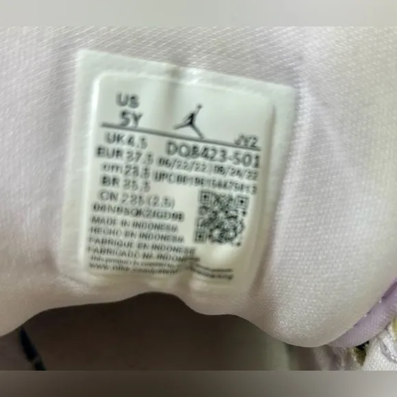 Air Jordan 1 Mid Youth Barely Grape/White Retro Sneakers Unisex Youth Size 5 💟