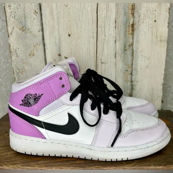 Air Jordan 1 Mid Youth Barely Grape/White Retro Sneakers Unisex Youth Size 5 💟