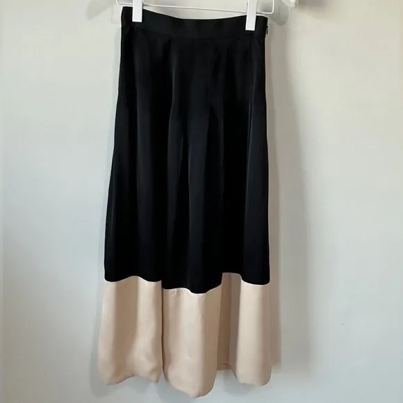 &amp; Other Stories Contrasting Pleated Satin A-line Midi Skirt NWOT US Size 2
