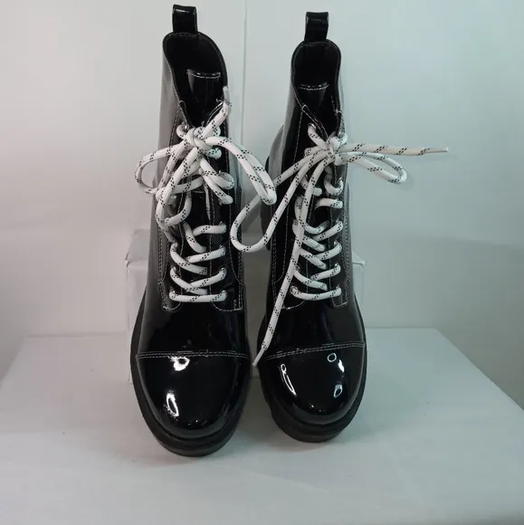 AZALEA WANG Patent Lug Sole Lace-Up Womens Boots.