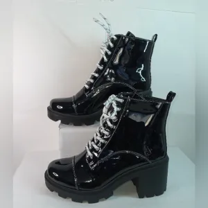 AZALEA WANG Patent Lug Sole Lace-Up Womens Boots.