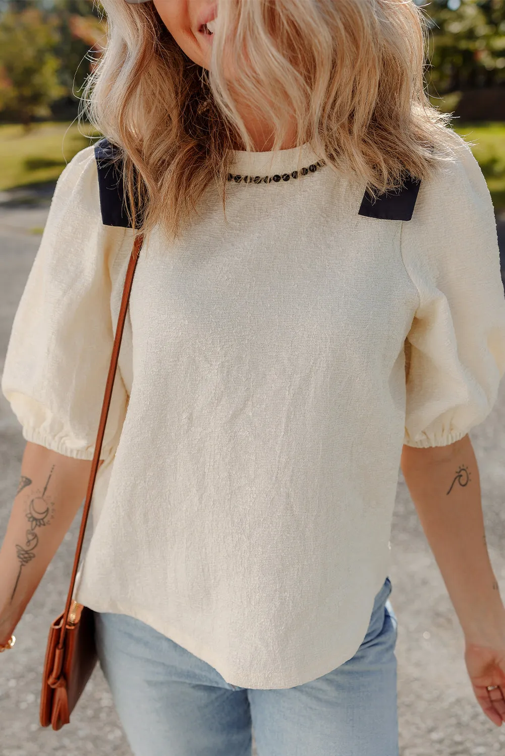 Beige Beaded Crewneck Colorblock Bow Shoulder Puff Sleeve Blouse