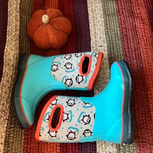 BOGS Classic Penguins Winter Boot - Kids Penguin youth