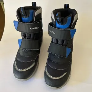 Boys Geox waterproof snow boots -worn twice
