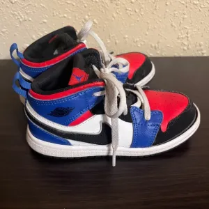 Boys NIKE Air Jordans mid 1 Top 3
