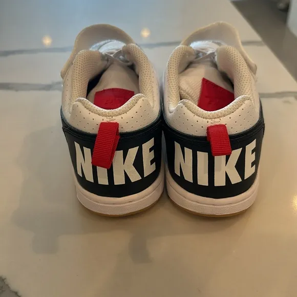 Brand new Nike white navy and red low top sneakers boys size 3