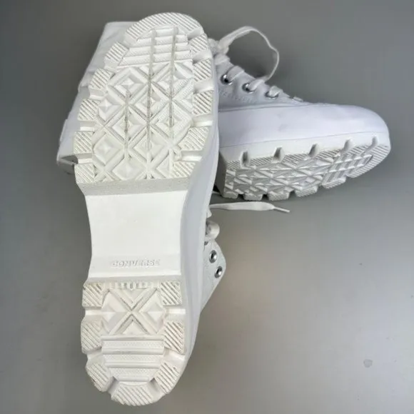 Converse Chuck Taylor All Star Lugged Hi Sneaker in White &amp; Black