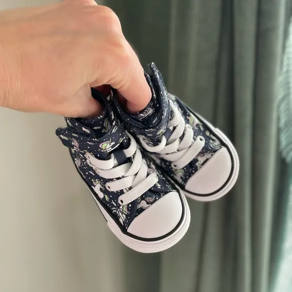 Converse Chuck Taylor High Top Unicorn Toddler Baby Girl Sneakers - Size 4