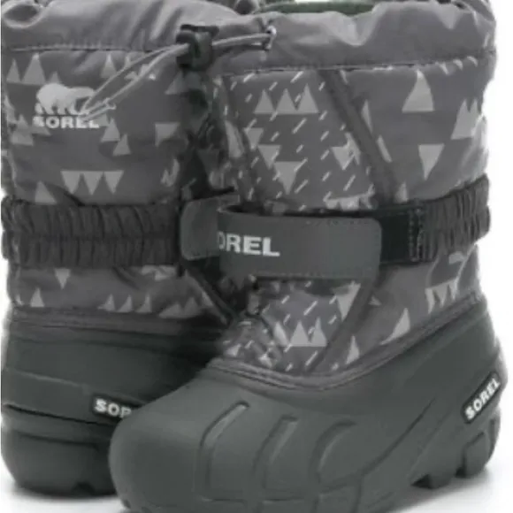 COPY - Sorel green insulted kids winter snow boot size 4 excellent loved condit…