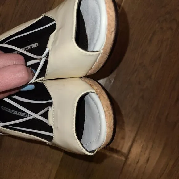 Donald J Pliner Cream wedge heels sz 7