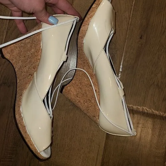Donald J Pliner Cream wedge heels sz 7