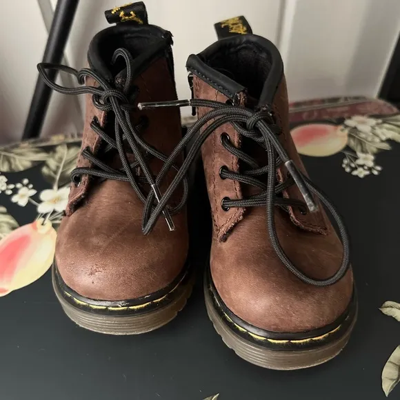 Dr. Martens air cushion sole brown boots