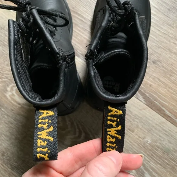 DR. MARTENS TODDLER 1460 SOFTY T LEATHER LACE UP BOOTS 8