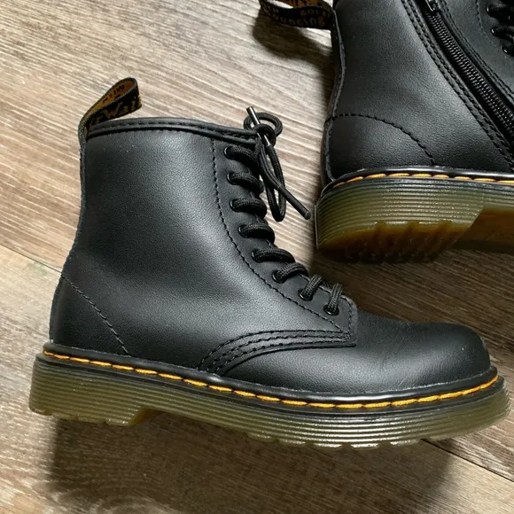 DR. MARTENS TODDLER 1460 SOFTY T LEATHER LACE UP BOOTS 8
