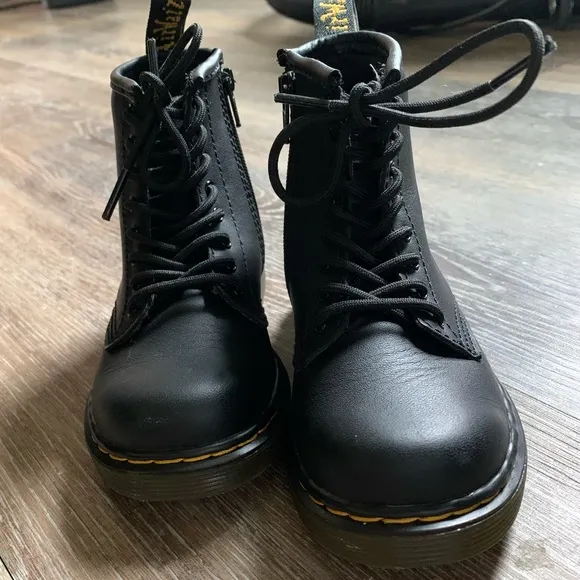 DR. MARTENS TODDLER 1460 SOFTY T LEATHER LACE UP BOOTS 8