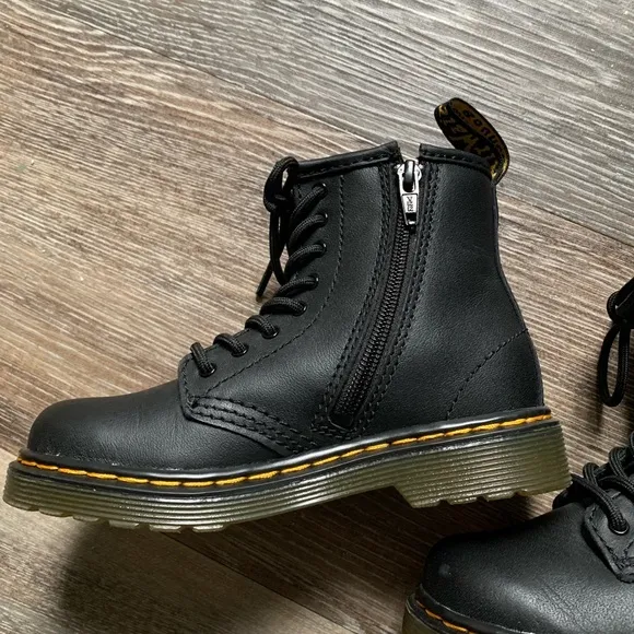DR. MARTENS TODDLER 1460 SOFTY T LEATHER LACE UP BOOTS 8