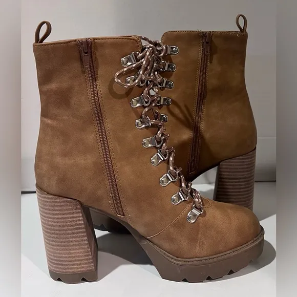 DV Dolce Vita Dreek Tan Lace-Up Platform Lug-Sole Combat Hiker‎ Booties Boots 10