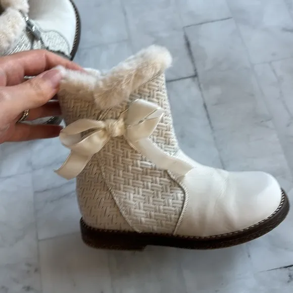 Eli 1957 White Ice Boot with Velvet Bows