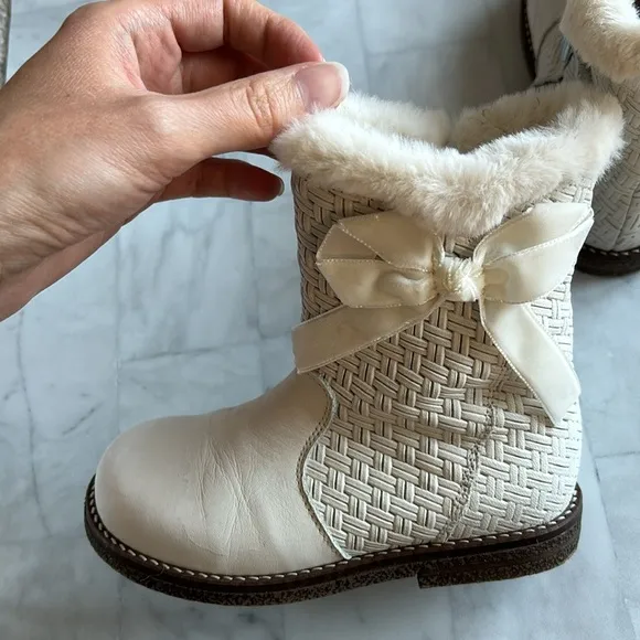 Eli 1957 White Ice Boot with Velvet Bows