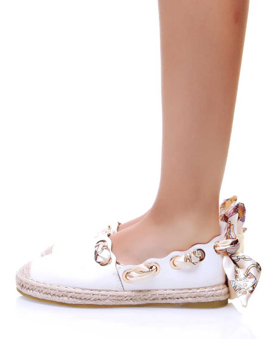 Espadrilles blanches à rubans