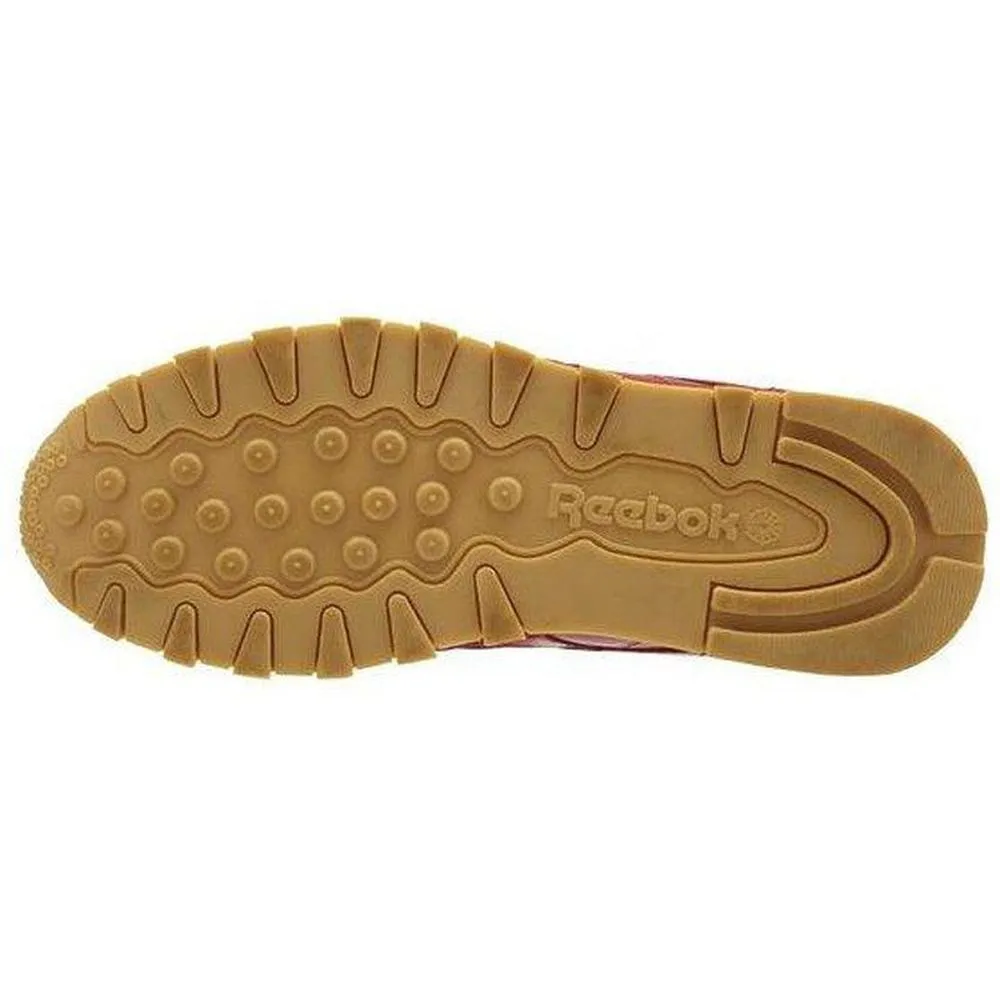 Everyone craves a classic and, with a gum rubber sole, this shoe imparts an added element of style. Plus quality cushion and durability come standard so you'll be wearing this sneaker everywhere. KIDS