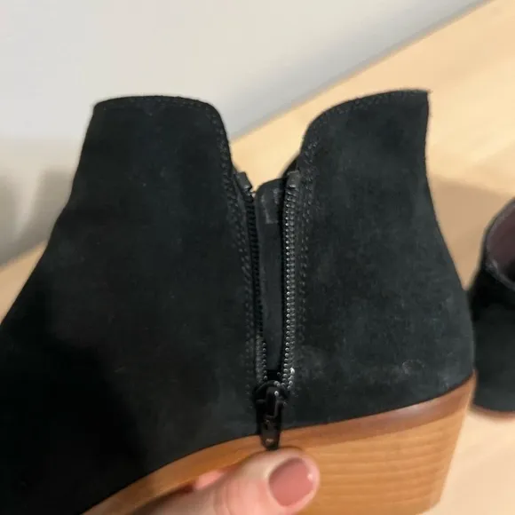 Garnet Hill Alessandra Italian Suede Ankle Boots Booties Black Size 10