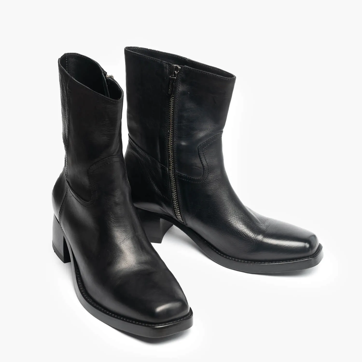Giulia | Women's Fray boots in black calf leather