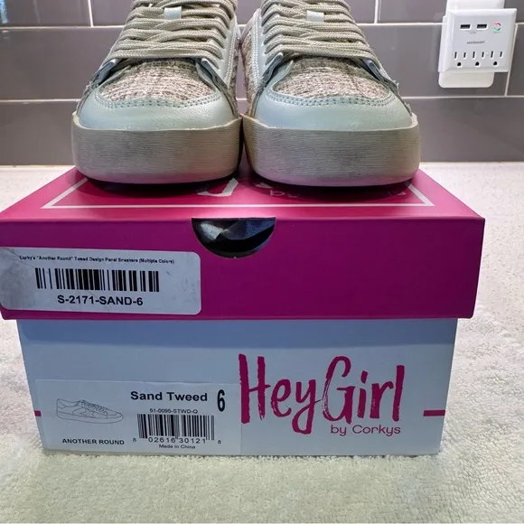 Hey Girl by Corky’s White and Tan Low-Top Sneakers with Sporty Style NIB