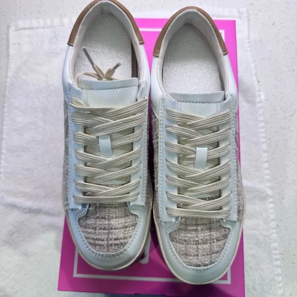 Hey Girl by Corky’s White and Tan Low-Top Sneakers with Sporty Style NIB