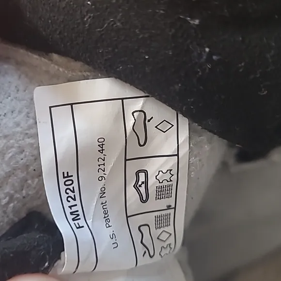 🏆Host Pick! Ugg Turlock black waterproof insulated suede Kids youth size 4 boot