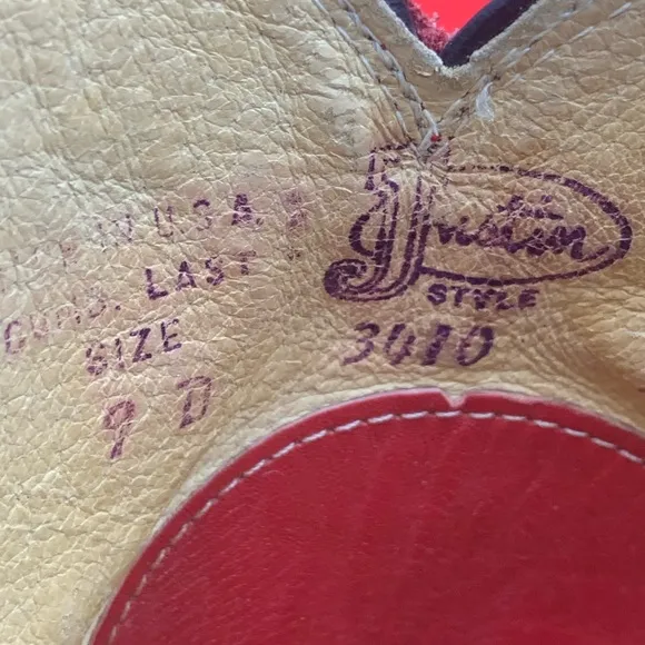 Justin vintage logo cowboy boots