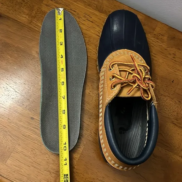 L.L. Bean Women’s Low Cut Duck Rain Boots Gumshoes Tan and Navy Size 9N