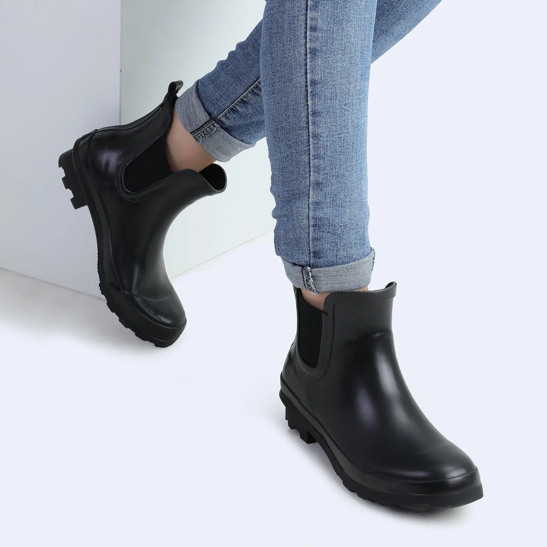 Matte Chelsea Short Rain Boots