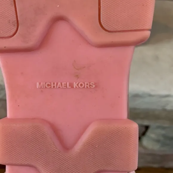 Michael Kors Kendra stretch knit sock boot in silver with pink bottoms. Sz 7-8.5