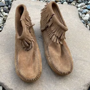 Minnetonka Moccasin Boots Leather Suede Side Zip Brown Size 4 youth