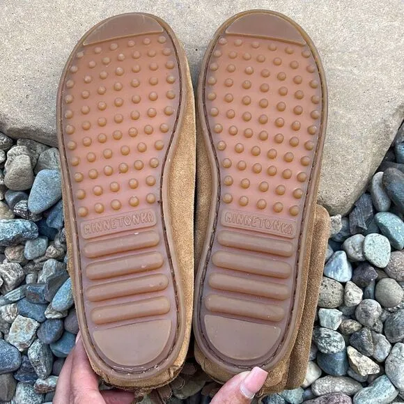 Minnetonka Moccasin Boots Leather Suede Side Zip Brown Size 4 youth