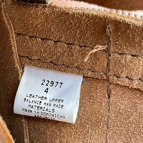 Minnetonka Moccasin Boots Leather Suede Side Zip Brown Size 4 youth
