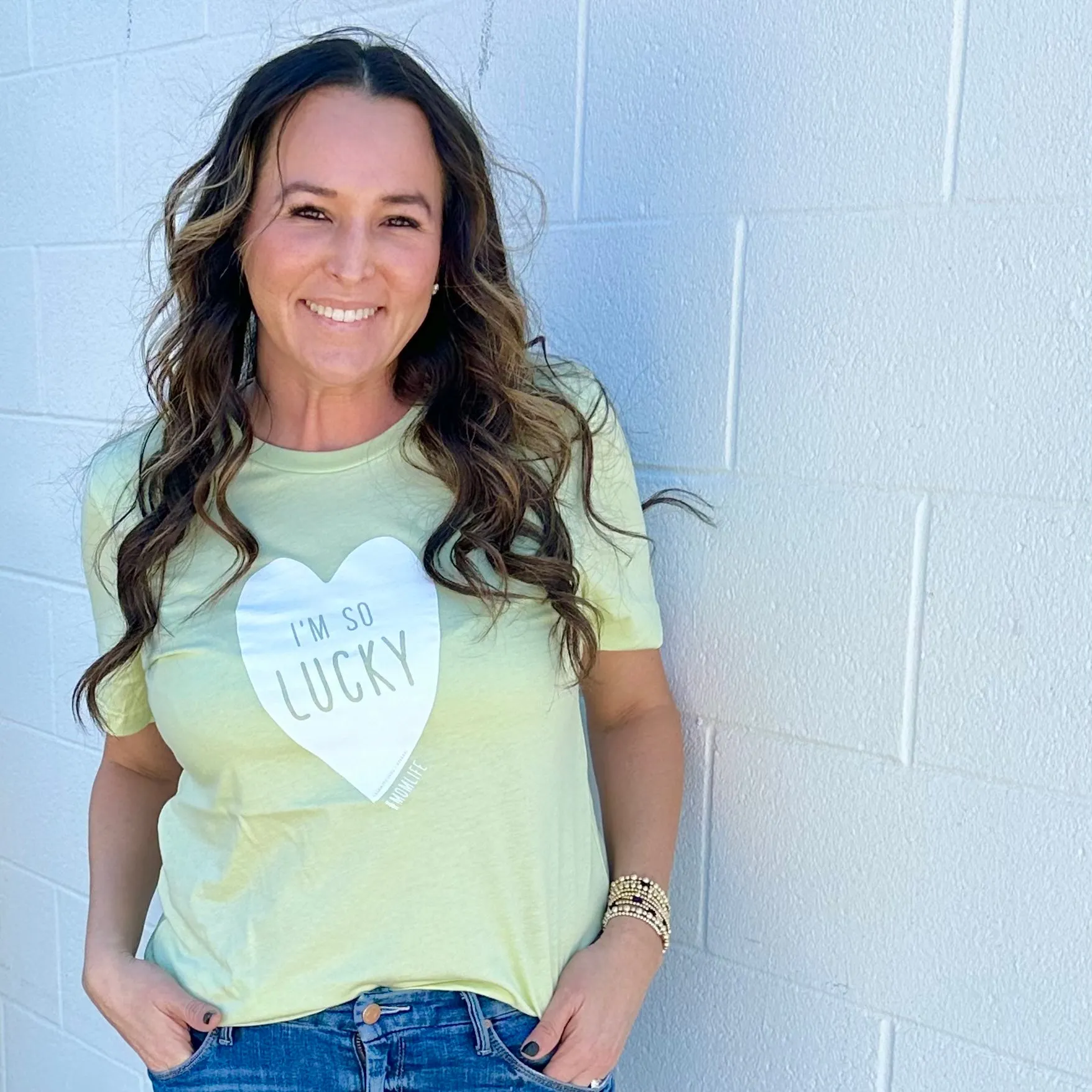 MOM LIFE 2024: I'm So Lucky #MomLife (CREW NECK)