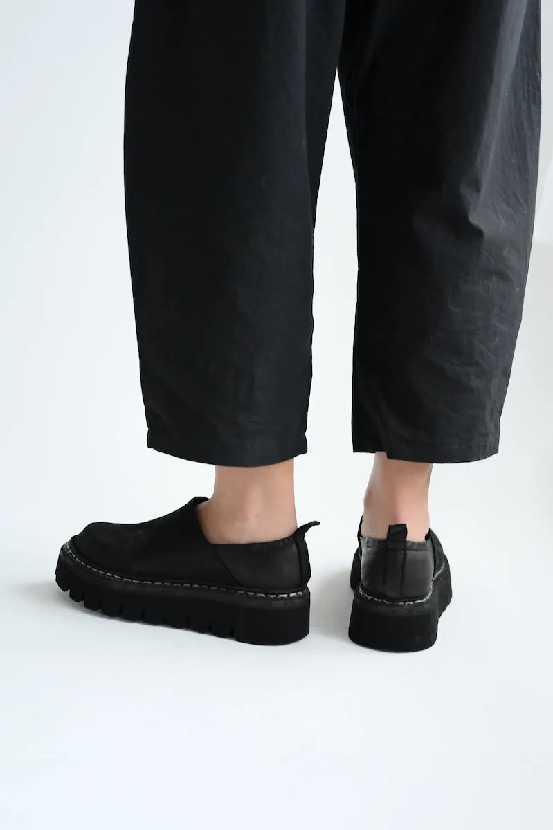 MOON02 Shoe in Black