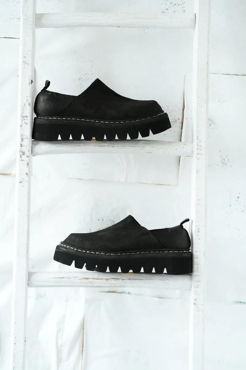 MOON02 Shoe in Black