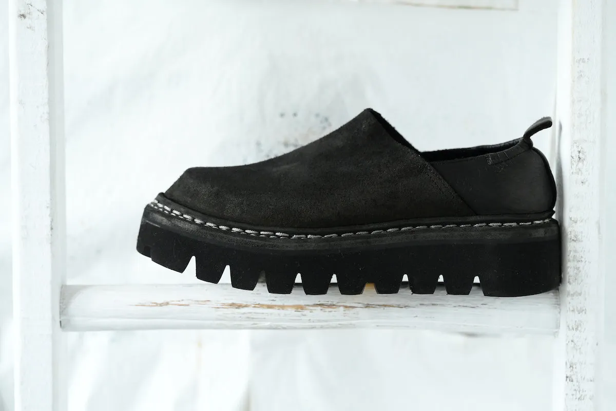 MOON02 Shoe in Black